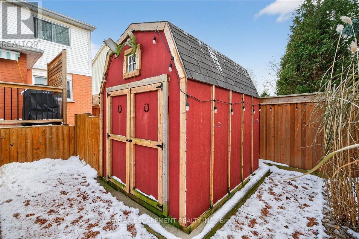 71 Royaledge Way, Hamilton, ON - Outdoor