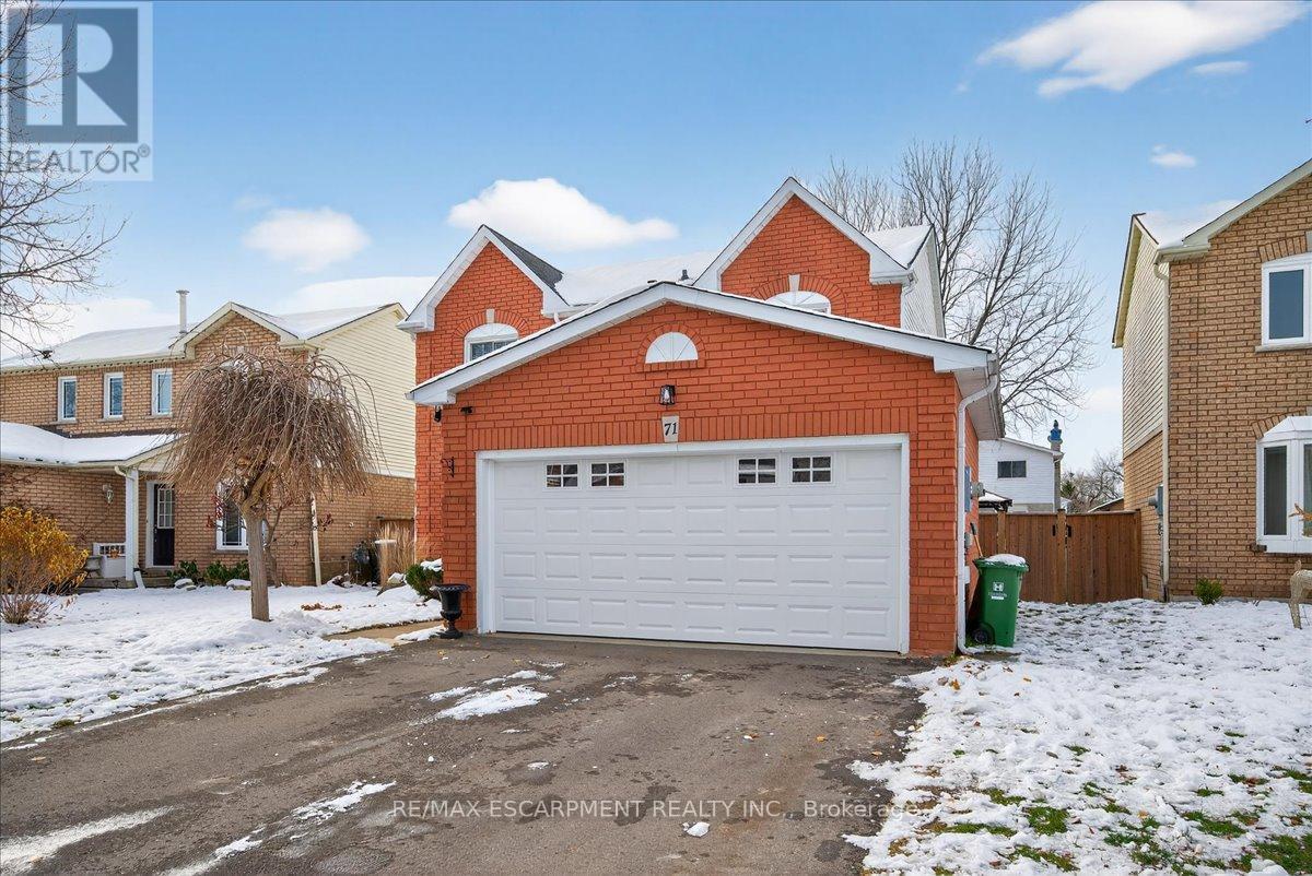 71 Royaledge Way, Hamilton, ON - Outdoor