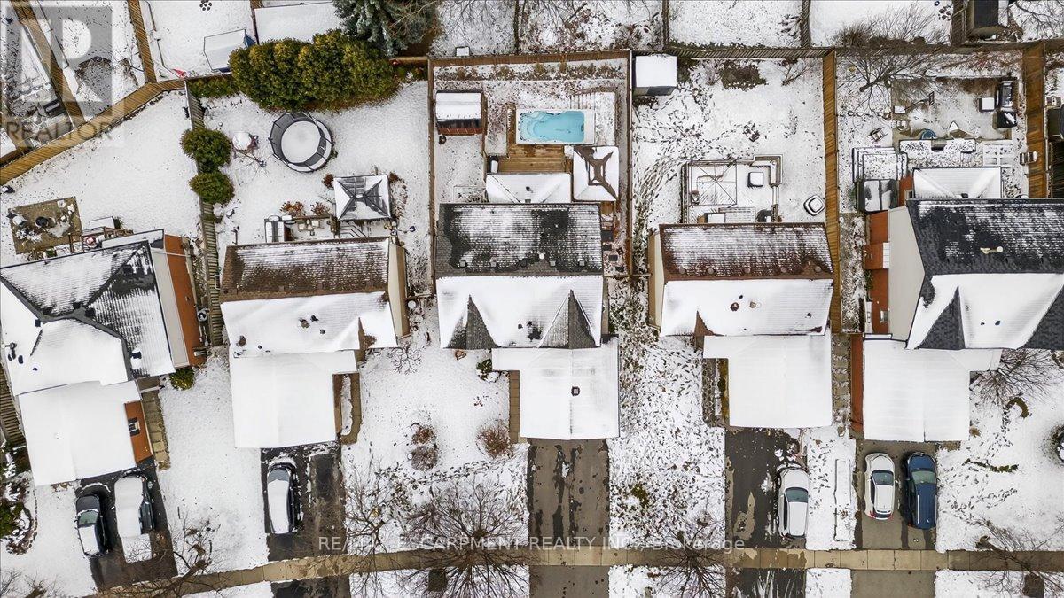 71 Royaledge Way, Hamilton, ON - Outdoor