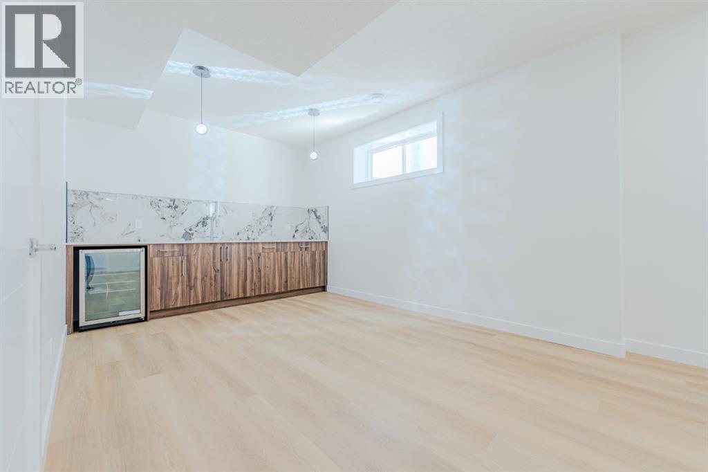 1975 Mccaskill Drive, Crossfield, AB - Indoor