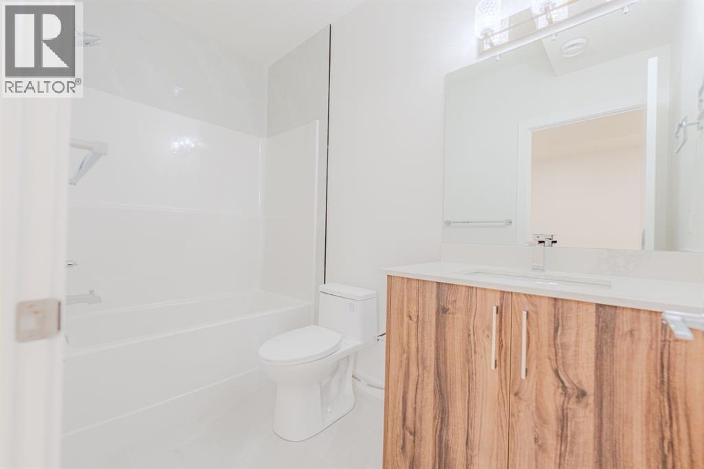 1975 Mccaskill Drive, Crossfield, AB - Indoor Photo Showing Bathroom