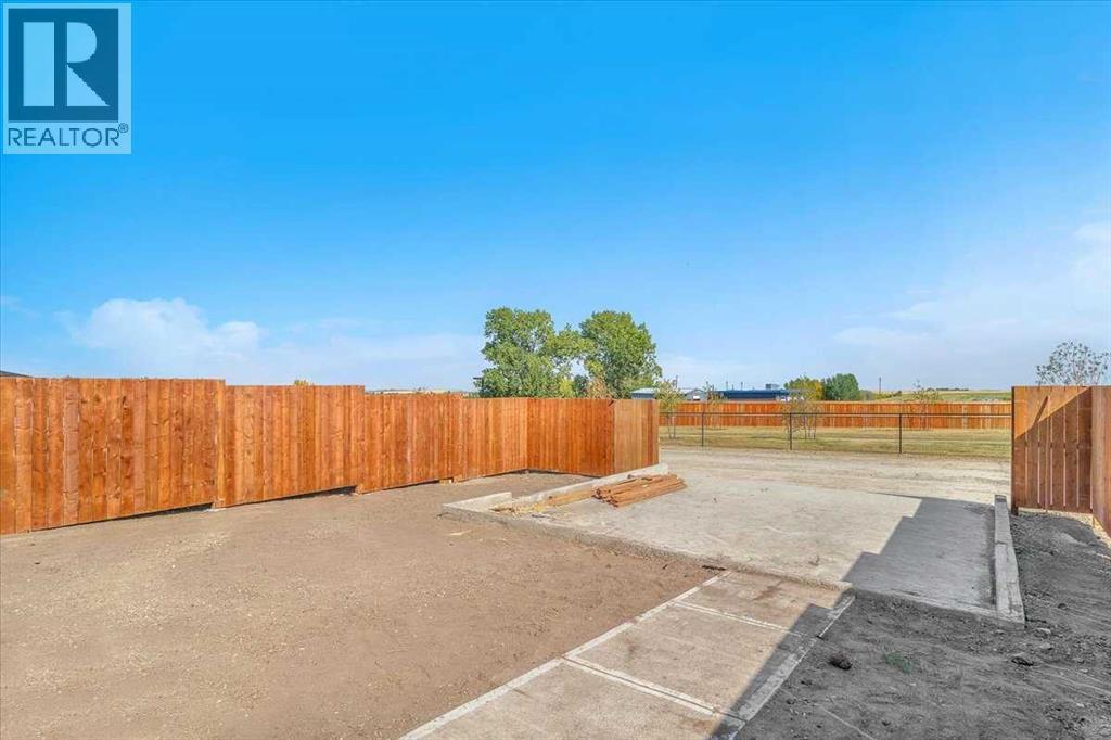 1975 Mccaskill Drive, Crossfield, AB - Outdoor