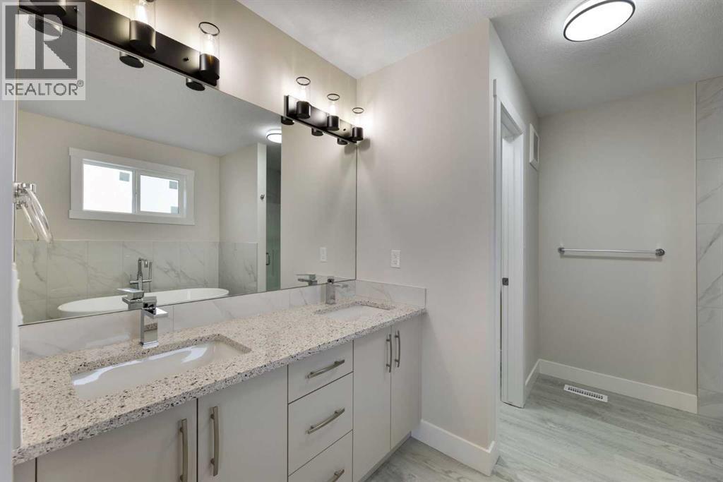 542 Ranch Green, Strathmore, AB - Indoor Photo Showing Bathroom