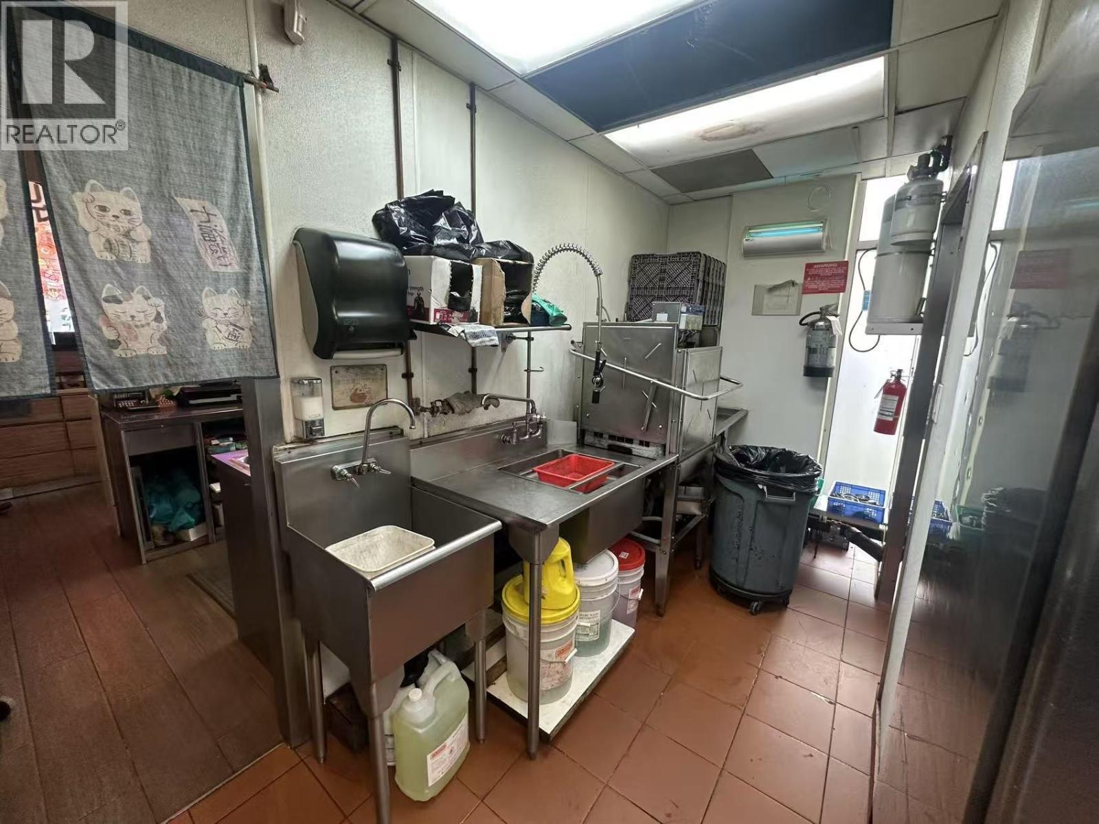 E 4877 Kingsway, Burnaby, BC
