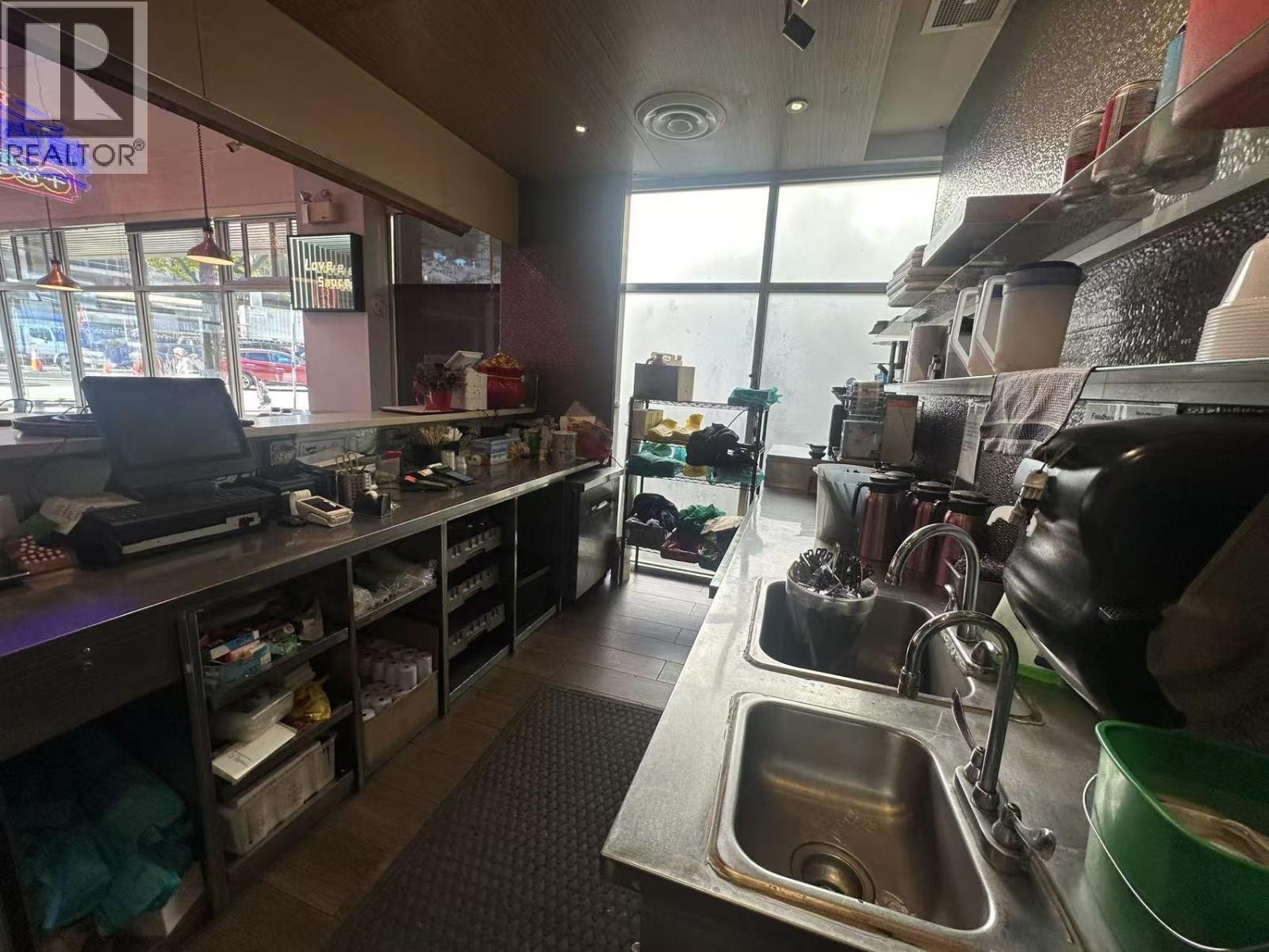 E 4877 Kingsway, Burnaby, BC