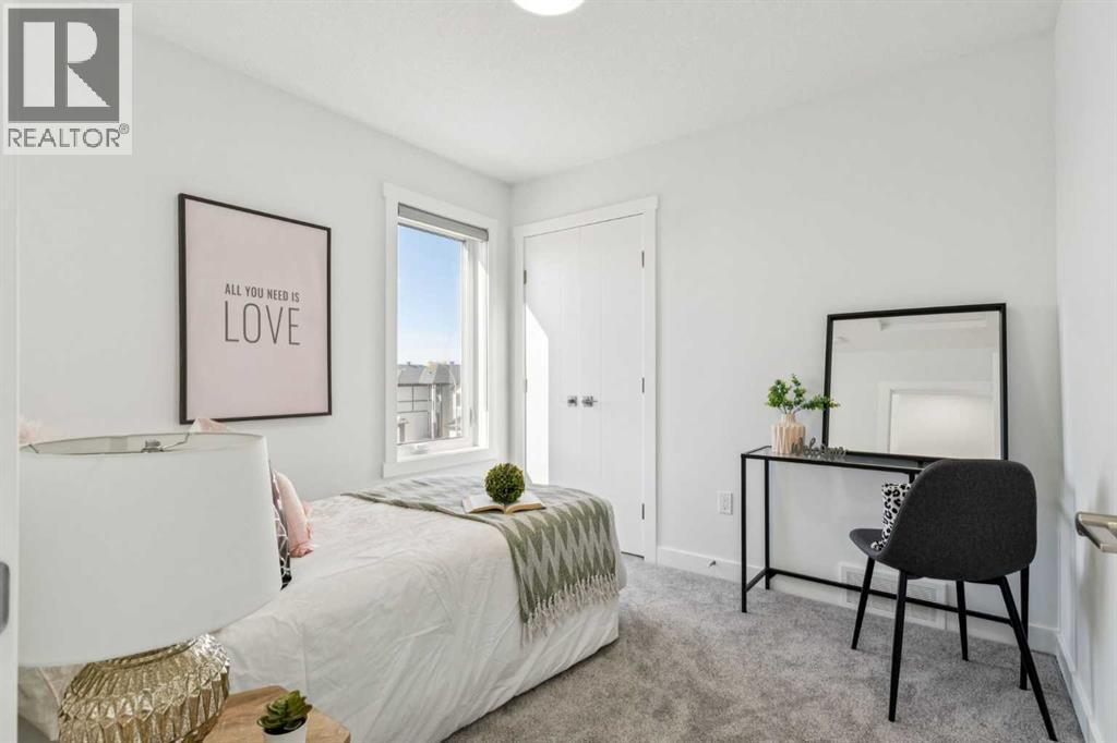 205, 95 Saddlecrest Circle Ne, Calgary, AB - Indoor Photo Showing Bedroom