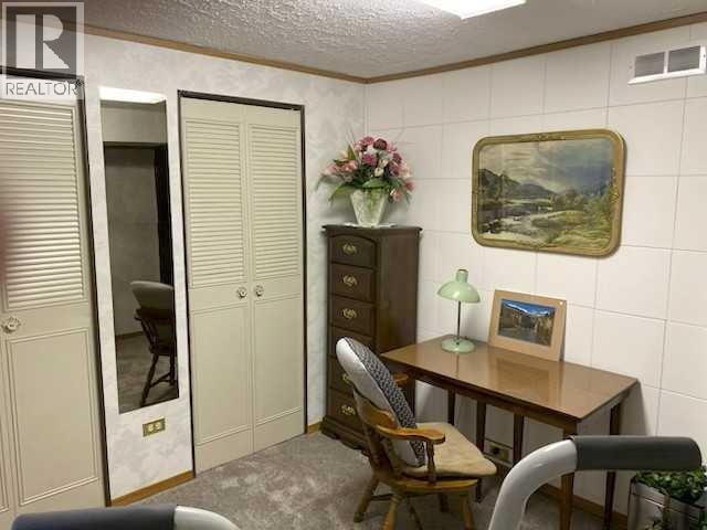 Bedroom - 6311 Pineridge Road Ne, Calgary, AB - Indoor