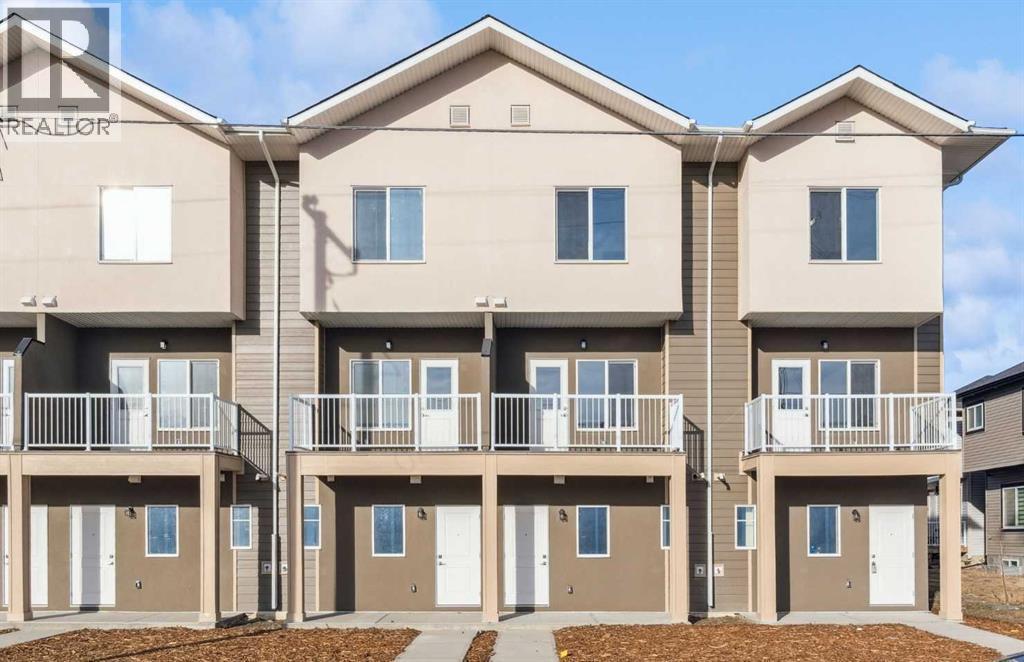 204, 95 Saddlecrest Circle Ne, Calgary, AB - Outdoor With Facade