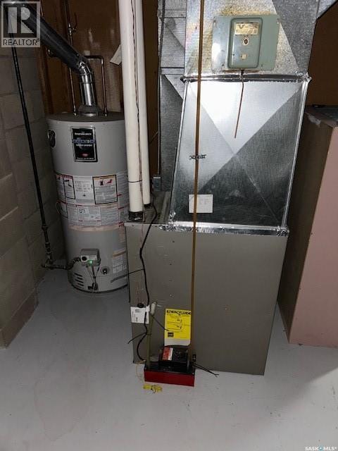 A And B 402 Ash Street E, Saskatoon, SK - Indoor Photo Showing Basement