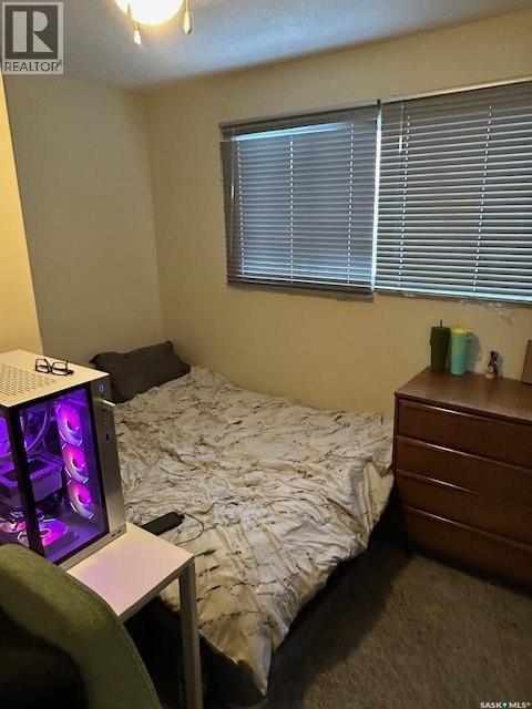 A And B 402 Ash Street E, Saskatoon, SK - Indoor Photo Showing Bedroom