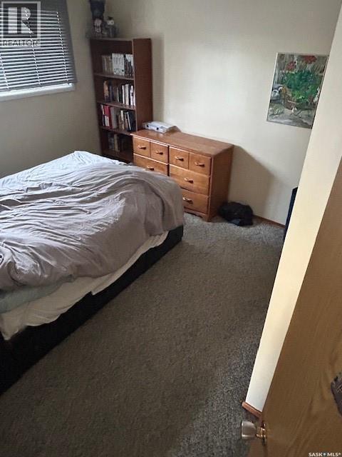 A And B 402 Ash Street E, Saskatoon, SK - Indoor Photo Showing Bedroom