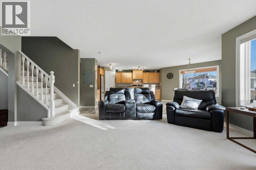 291 Springmere Link Sw, Chestermere, AB - Indoor Photo Showing Living Room