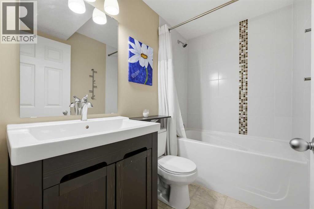 291 Springmere Link Sw, Chestermere, AB - Indoor Photo Showing Bathroom