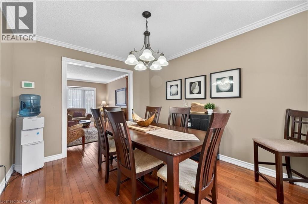 71 Royaledge Way, Hamilton, ON - Indoor Photo Showing Dining Room