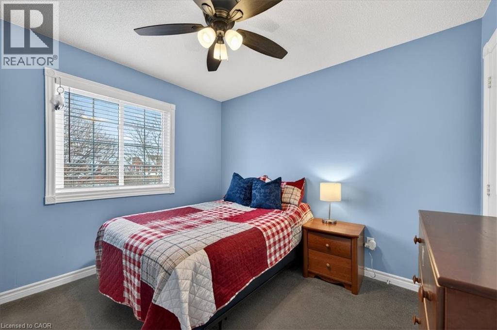 71 Royaledge Way, Hamilton, ON - Indoor Photo Showing Bedroom