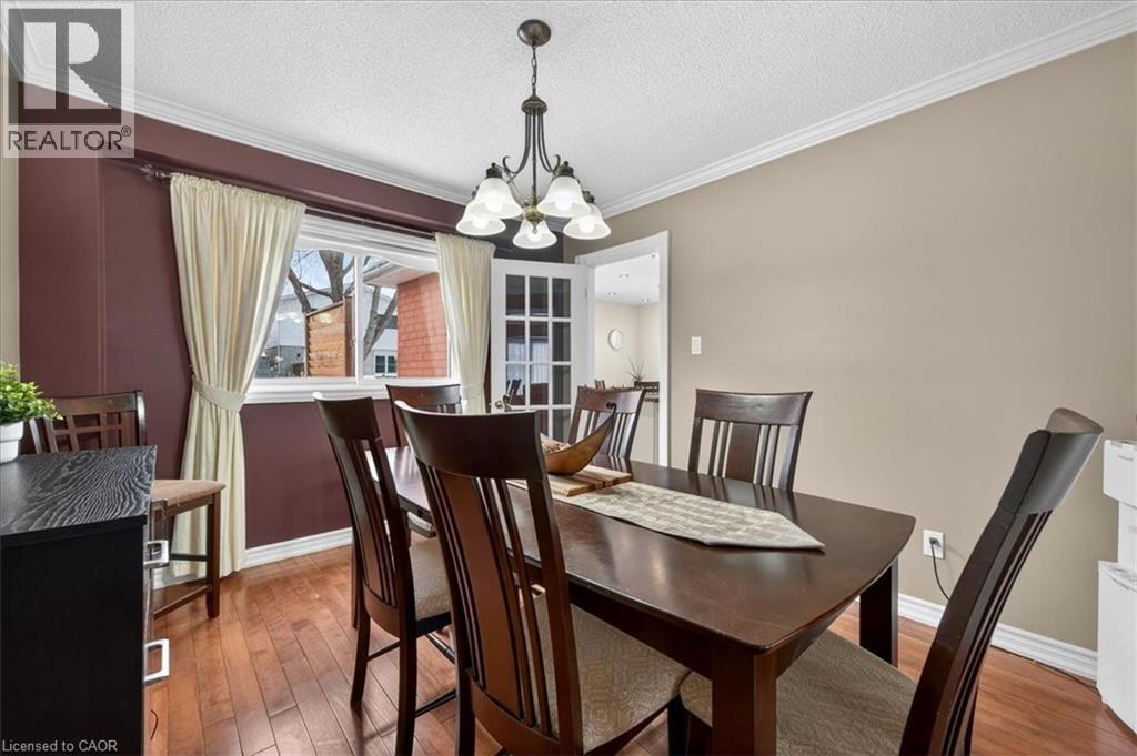 71 Royaledge Way, Hamilton, ON - Indoor Photo Showing Dining Room