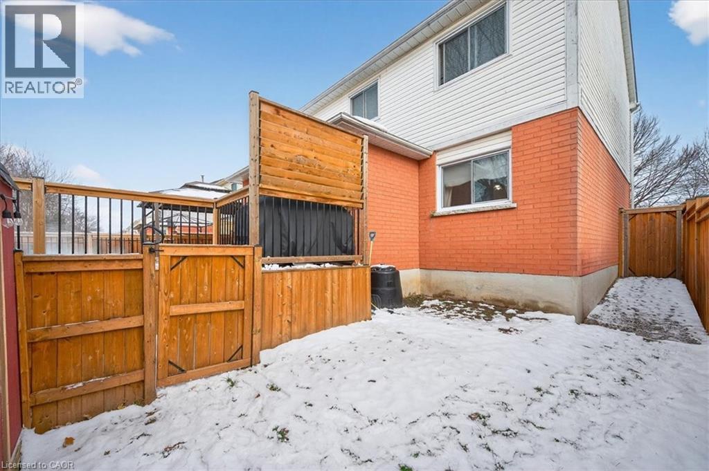 71 Royaledge Way, Hamilton, ON - Outdoor With Exterior