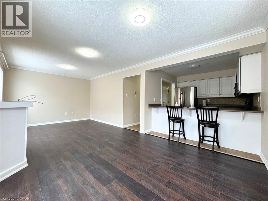 2218 Shadetree Avenue, Burlington, ON - Indoor Photo Showing Kitchen