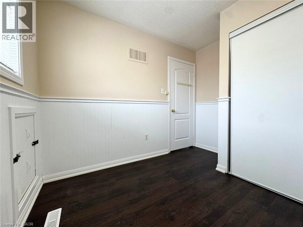 2218 Shadetree Avenue, Burlington, ON - Indoor Photo Showing Other Room