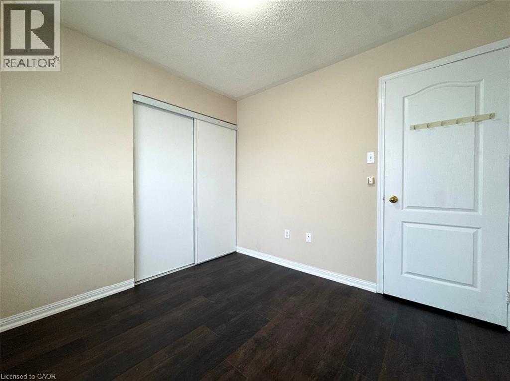 2218 Shadetree Avenue, Burlington, ON - Indoor Photo Showing Other Room
