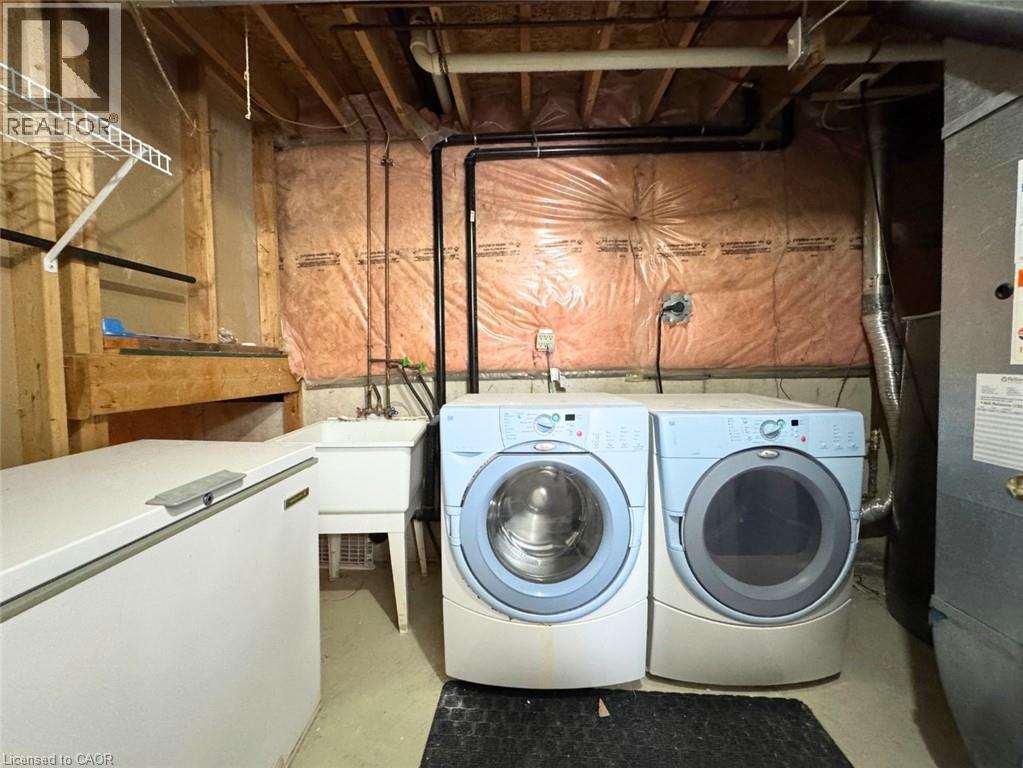 2218 Shadetree Avenue, Burlington, ON - Indoor Photo Showing Laundry Room