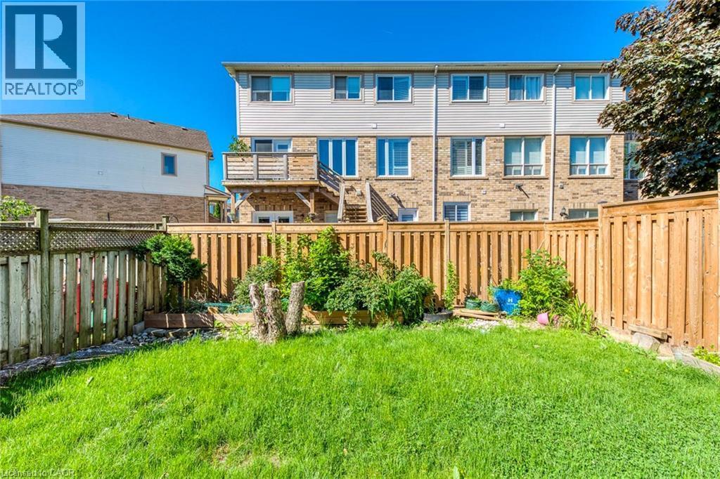 2218 Shadetree Avenue, Burlington, ON - Outdoor