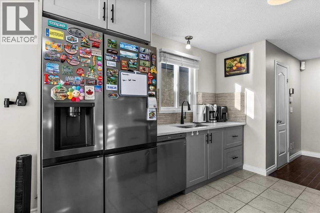 78 Templeson Crescent Ne, Calgary, AB - Indoor Photo Showing Kitchen