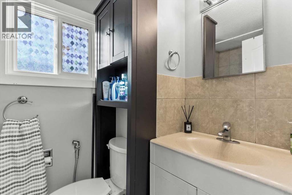 78 Templeson Crescent Ne, Calgary, AB - Indoor Photo Showing Bathroom
