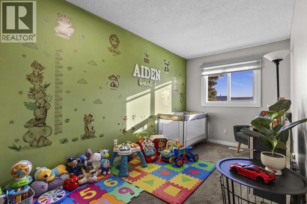 78 Templeson Crescent Ne, Calgary, AB - Indoor Photo Showing Other Room