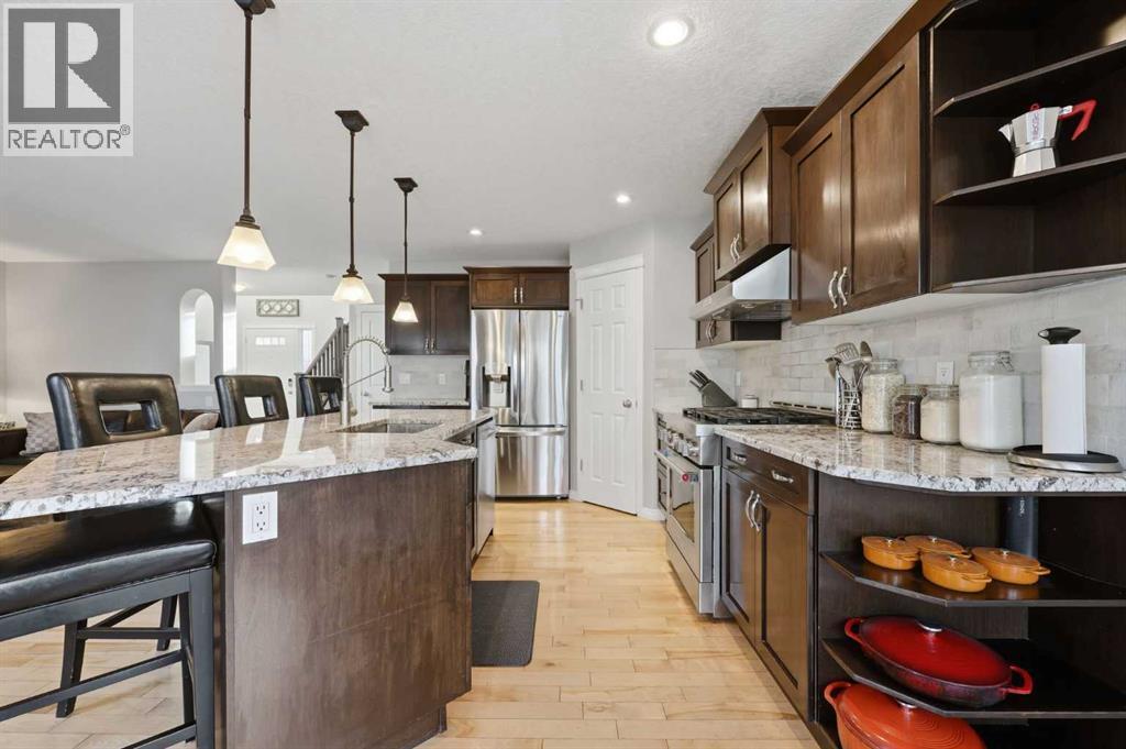307 Valley Crest Court Nw, Calgary, AB - Indoor Photo Showing Kitchen With Upgraded Kitchen