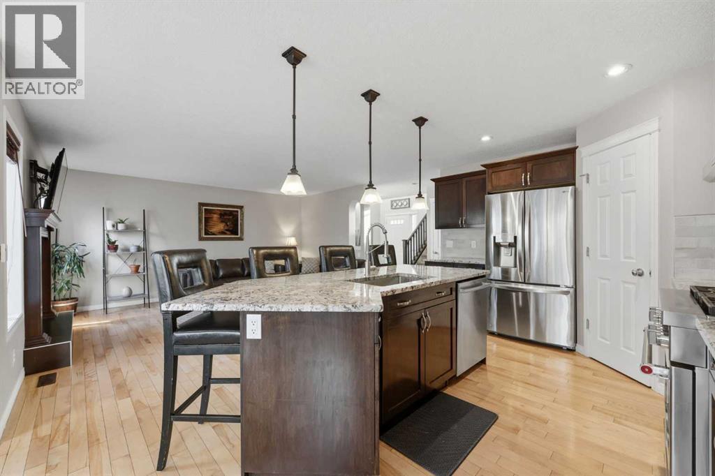 307 Valley Crest Court Nw, Calgary, AB - Indoor Photo Showing Kitchen With Upgraded Kitchen
