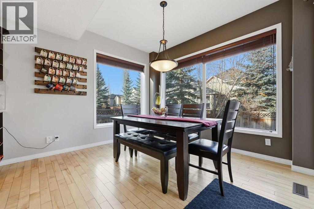 307 Valley Crest Court Nw, Calgary, AB - Indoor Photo Showing Dining Room