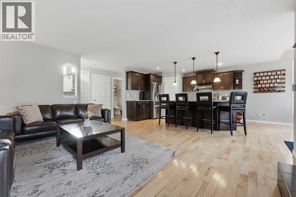 307 Valley Crest Court Nw, Calgary, AB - Indoor Photo Showing Living Room