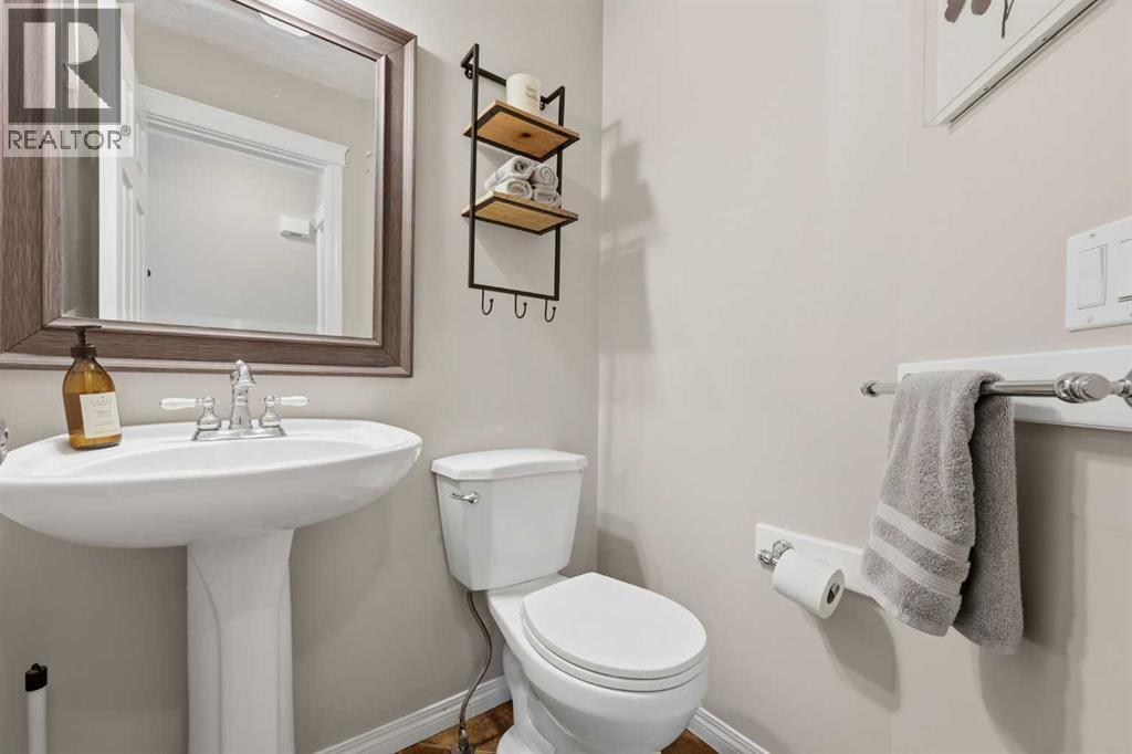 307 Valley Crest Court Nw, Calgary, AB - Indoor Photo Showing Bathroom