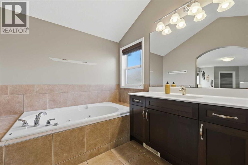 307 Valley Crest Court Nw, Calgary, AB - Indoor Photo Showing Bathroom