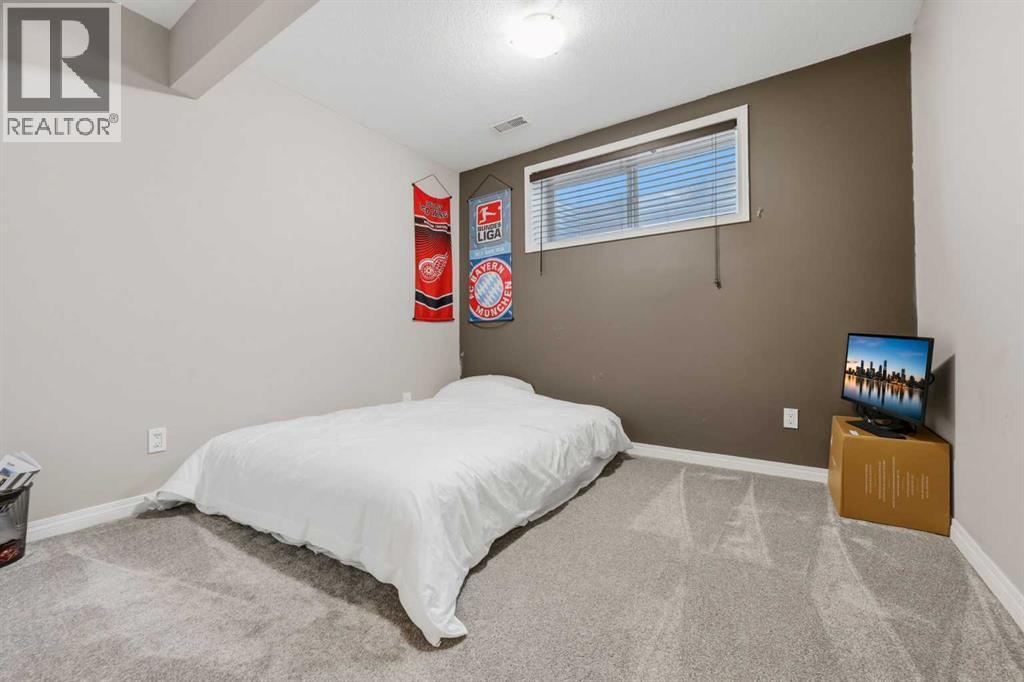 307 Valley Crest Court Nw, Calgary, AB - Indoor Photo Showing Bedroom
