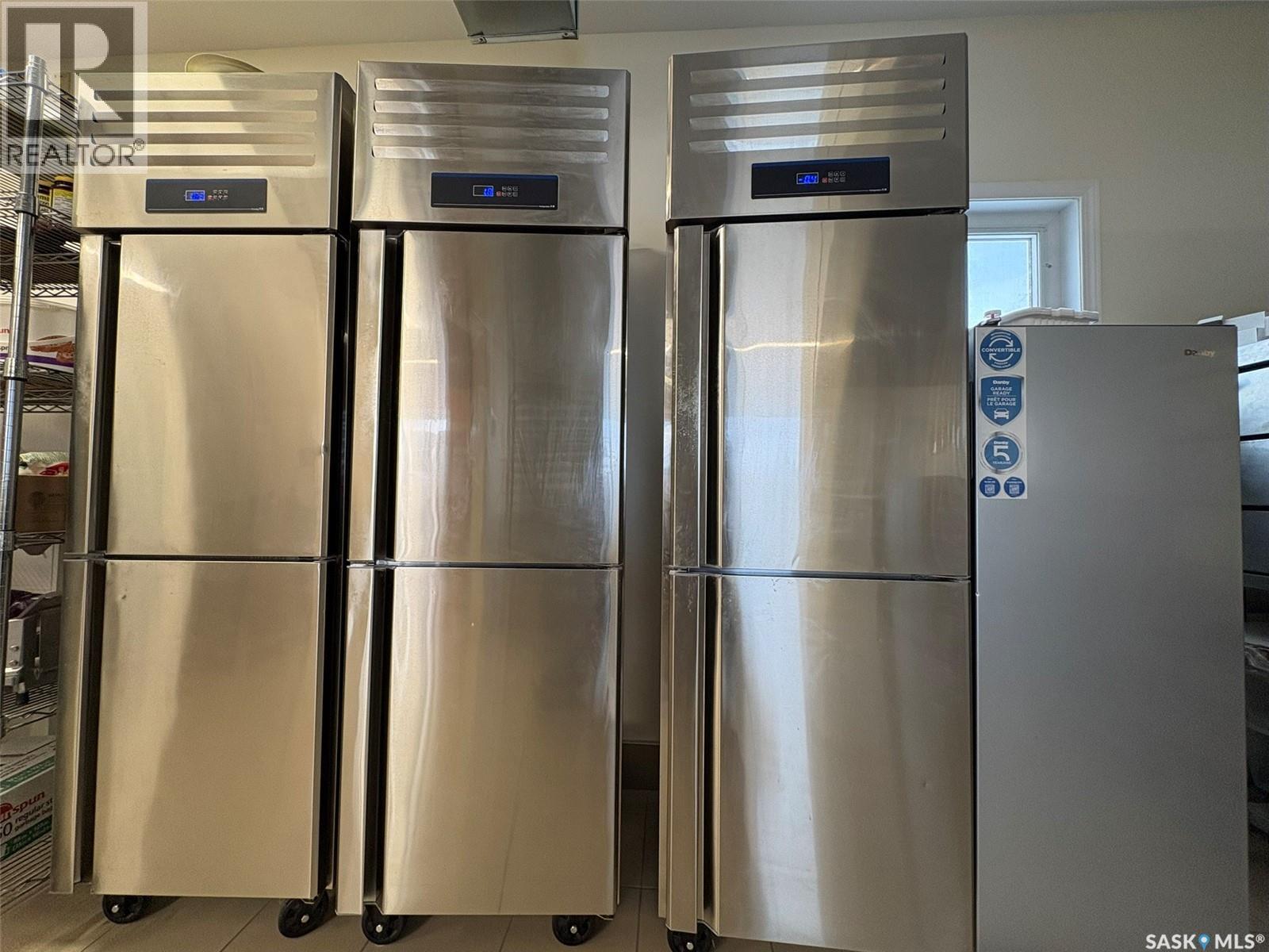 9 Gregory Avenue E, White City, SK