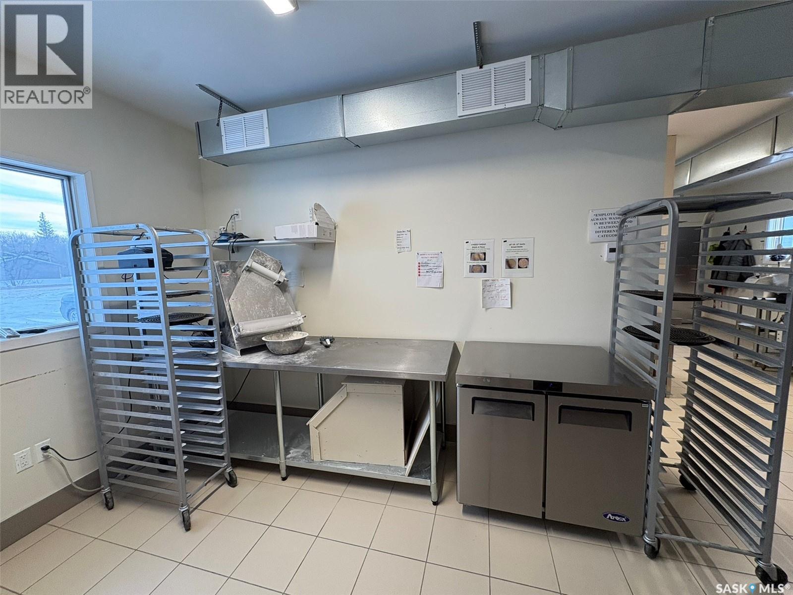 9 Gregory Avenue E, White City, SK