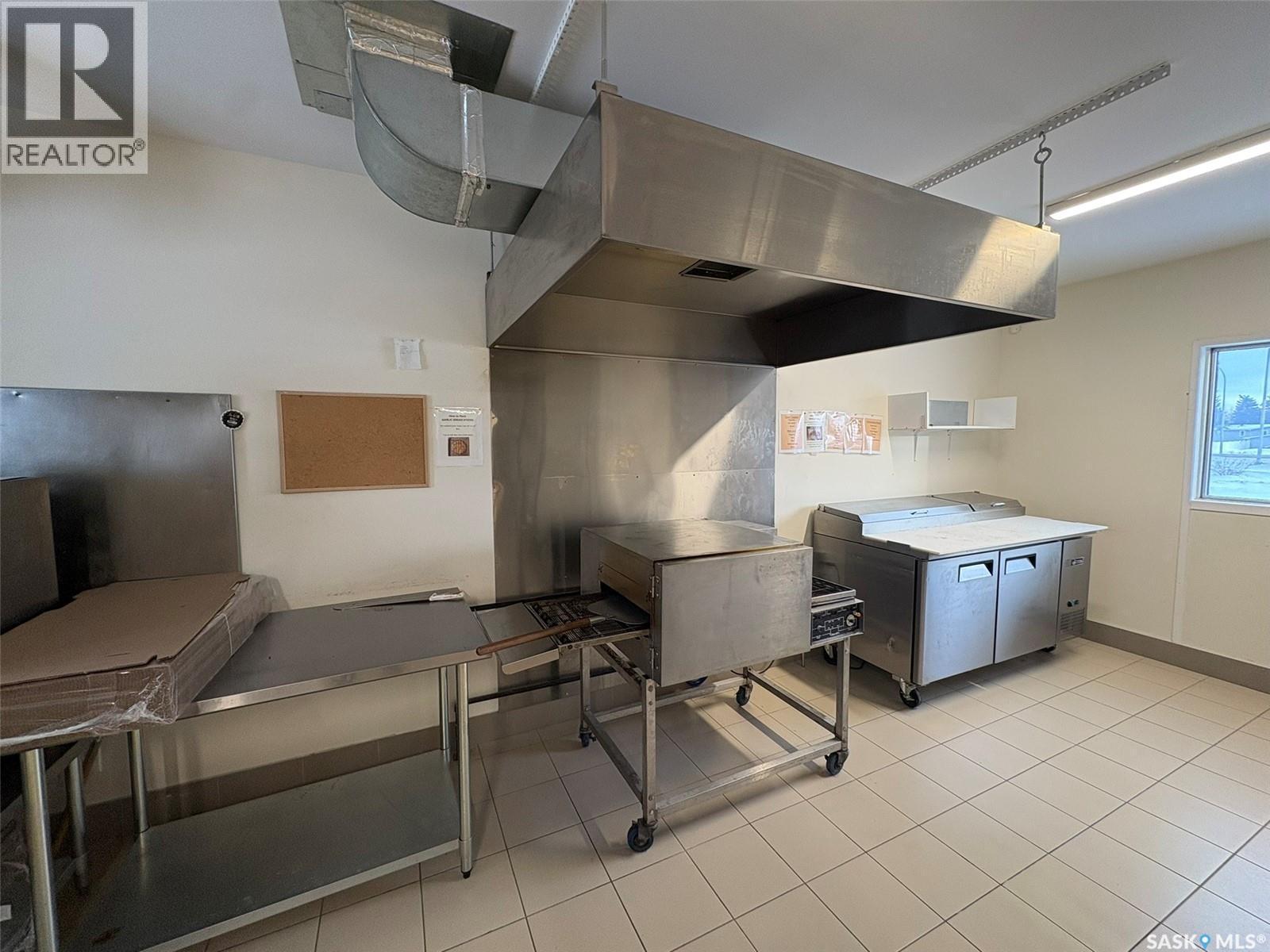 9 Gregory Avenue E, White City, SK