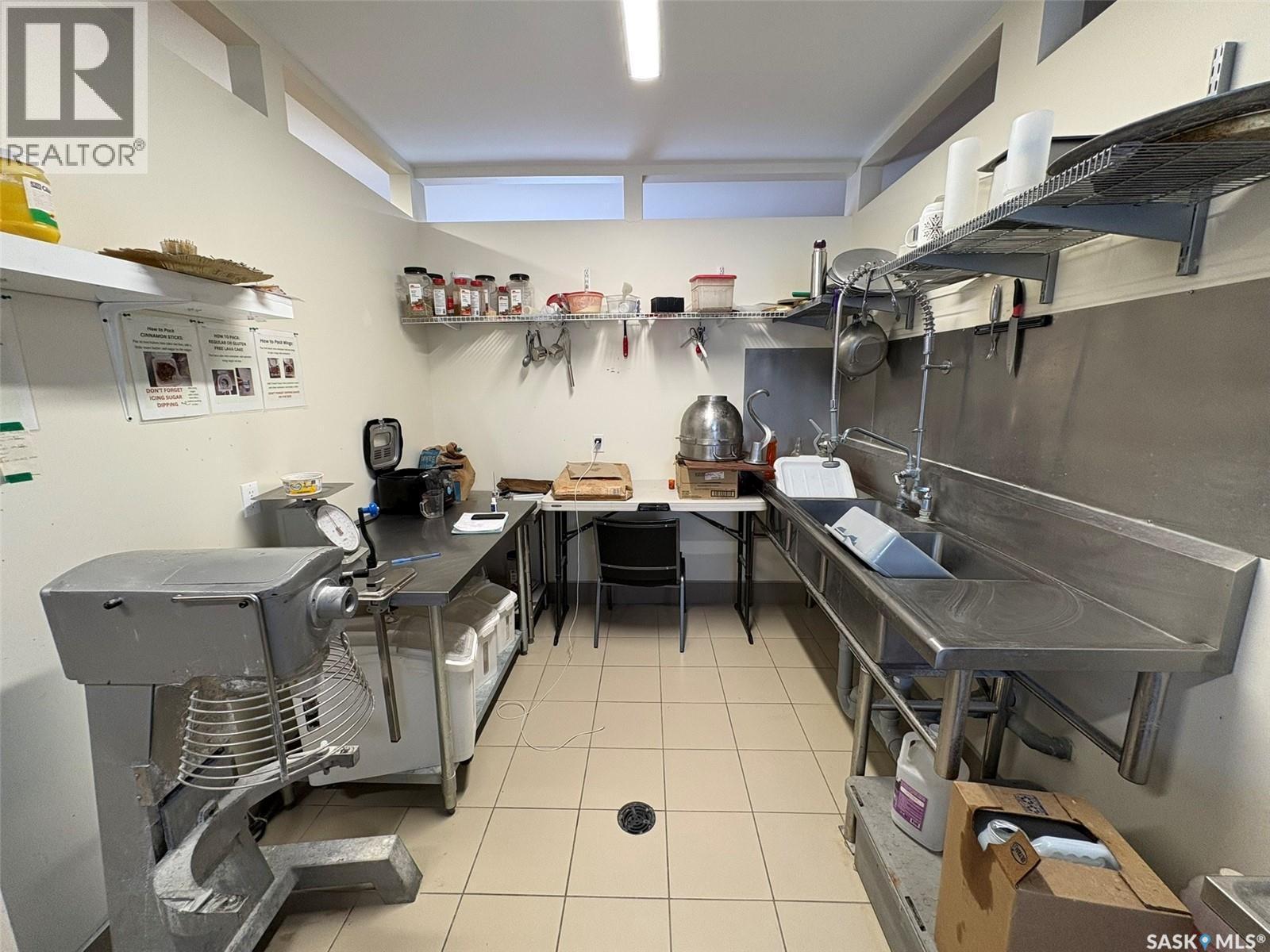 9 Gregory Avenue E, White City, SK