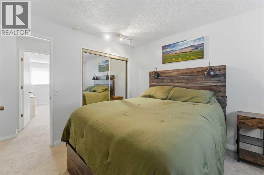 96 Abberfield Crescent Ne, Calgary, AB - Indoor Photo Showing Bedroom