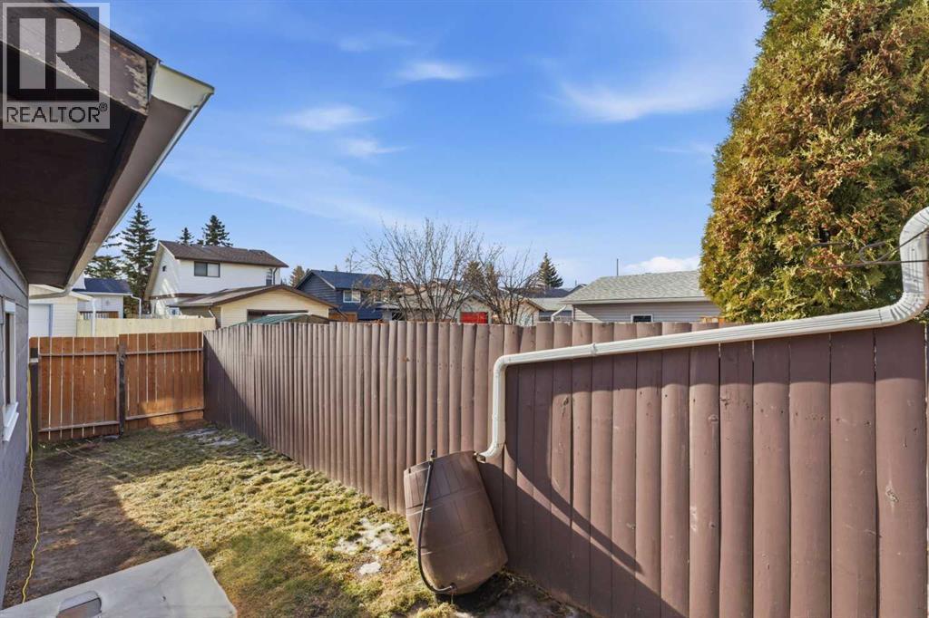 96 Abberfield Crescent Ne, Calgary, AB - Outdoor