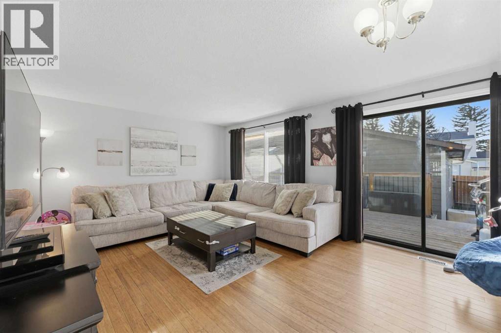 96 Abberfield Crescent Ne, Calgary, AB - Indoor Photo Showing Living Room