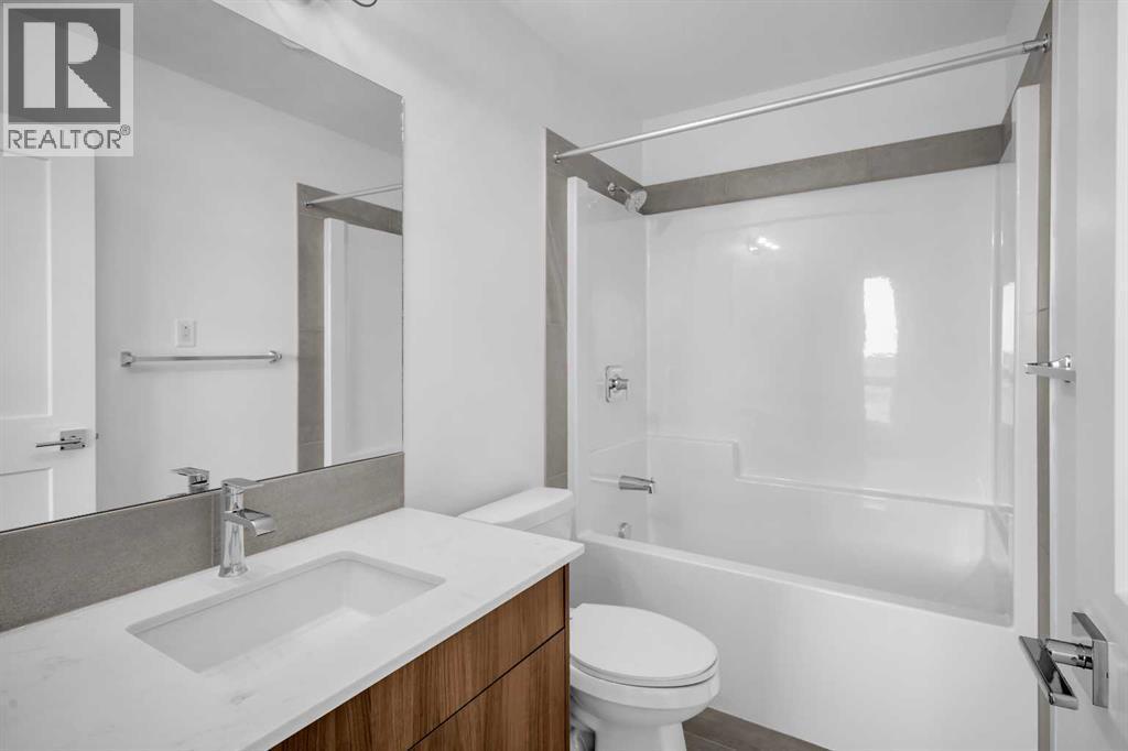 7209, 1802 Mahogany Boulevard, Calgary, AB - Indoor Photo Showing Bathroom