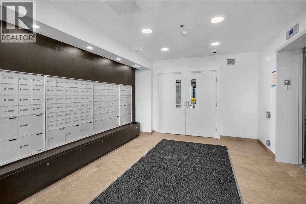 7209, 1802 Mahogany Boulevard, Calgary, AB - Indoor Photo Showing Other Room