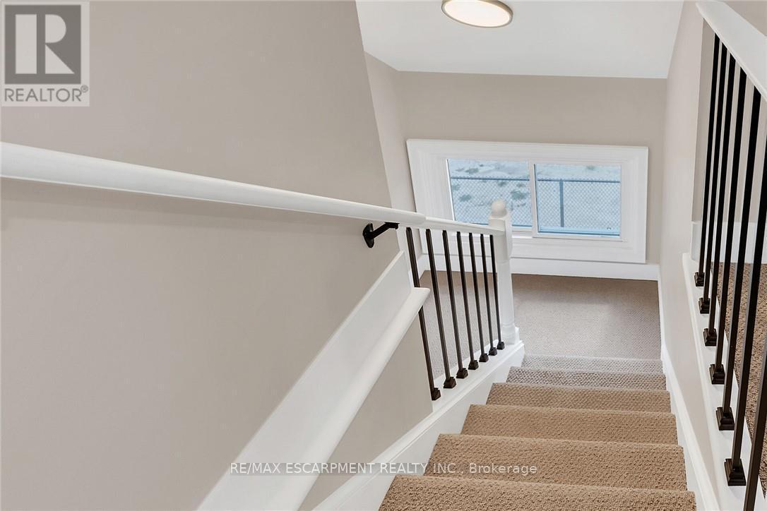 126 Auburn Avenue, Hamilton, ON - Indoor Photo Showing Other Room