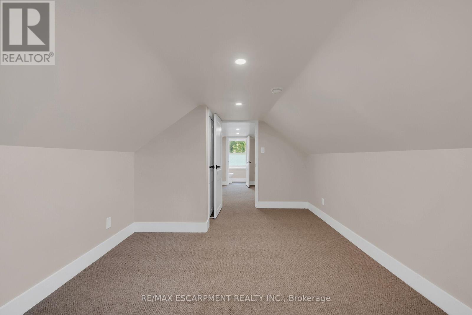 126 Auburn Avenue, Hamilton, ON - Indoor Photo Showing Other Room