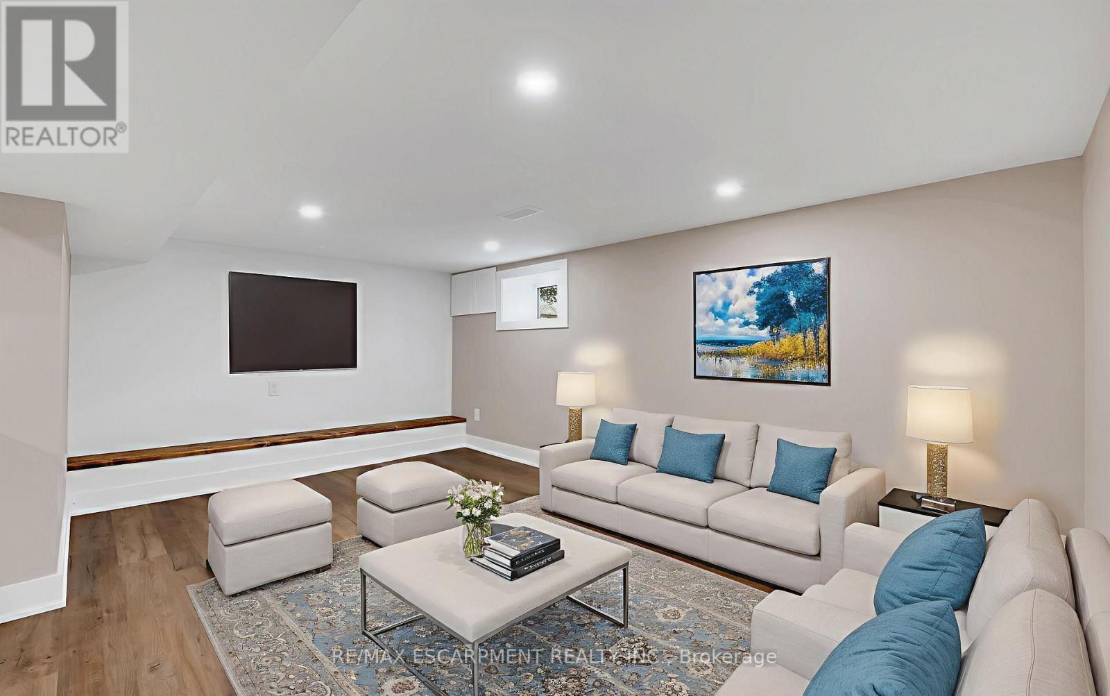 VIRTUALLY STAGED - 126 Auburn Avenue, Hamilton, ON - Indoor Photo Showing Living Room