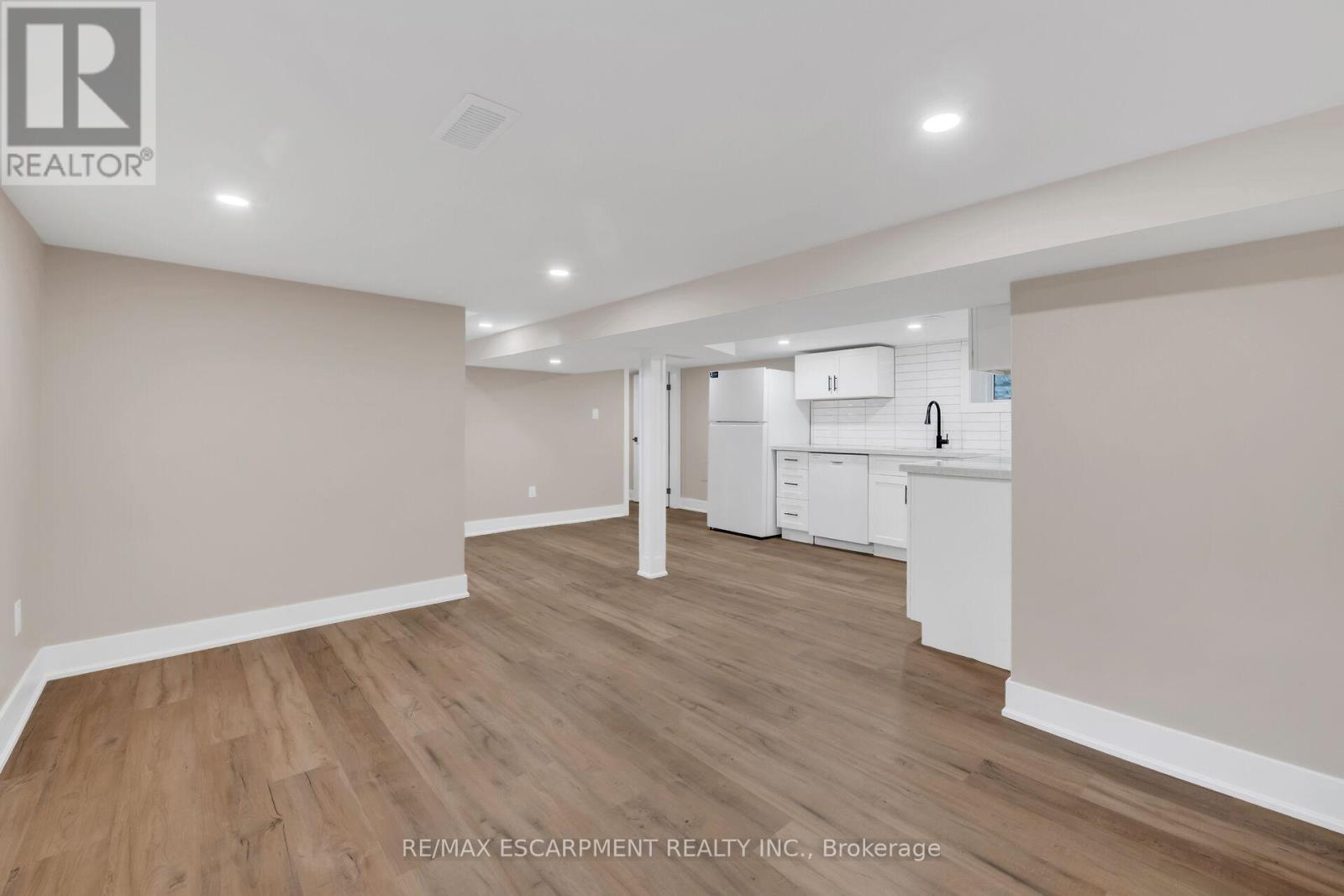 126 Auburn Avenue, Hamilton, ON - Indoor Photo Showing Other Room