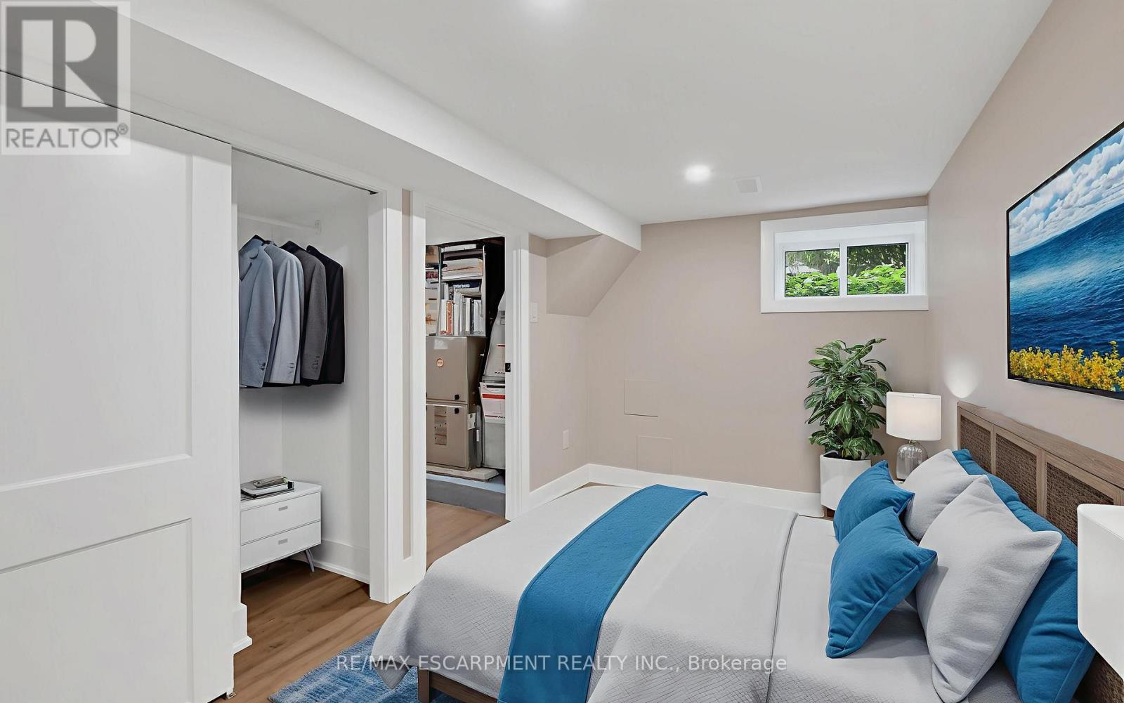 VIRTUALLY STAGED - 126 Auburn Avenue, Hamilton, ON - Indoor Photo Showing Bedroom